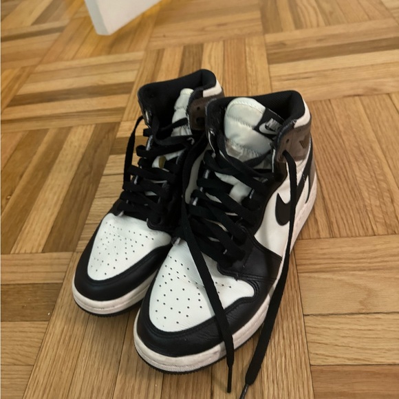 Nike Jordans 1 Mid Mocha - Picture 7 of 7